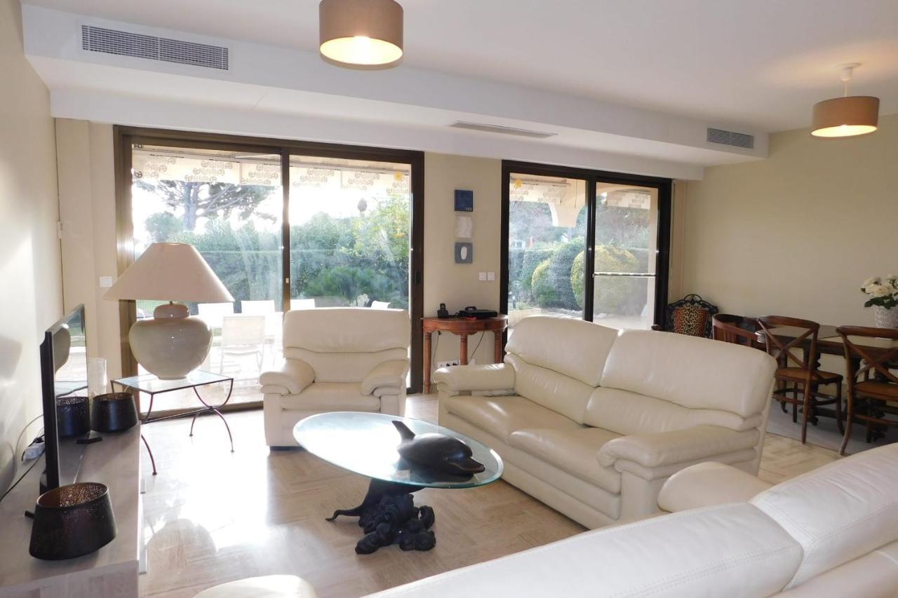 Air-Conditioned 4-Room "Marine Villeneuve" Flat With Pool And Parking Exterior foto