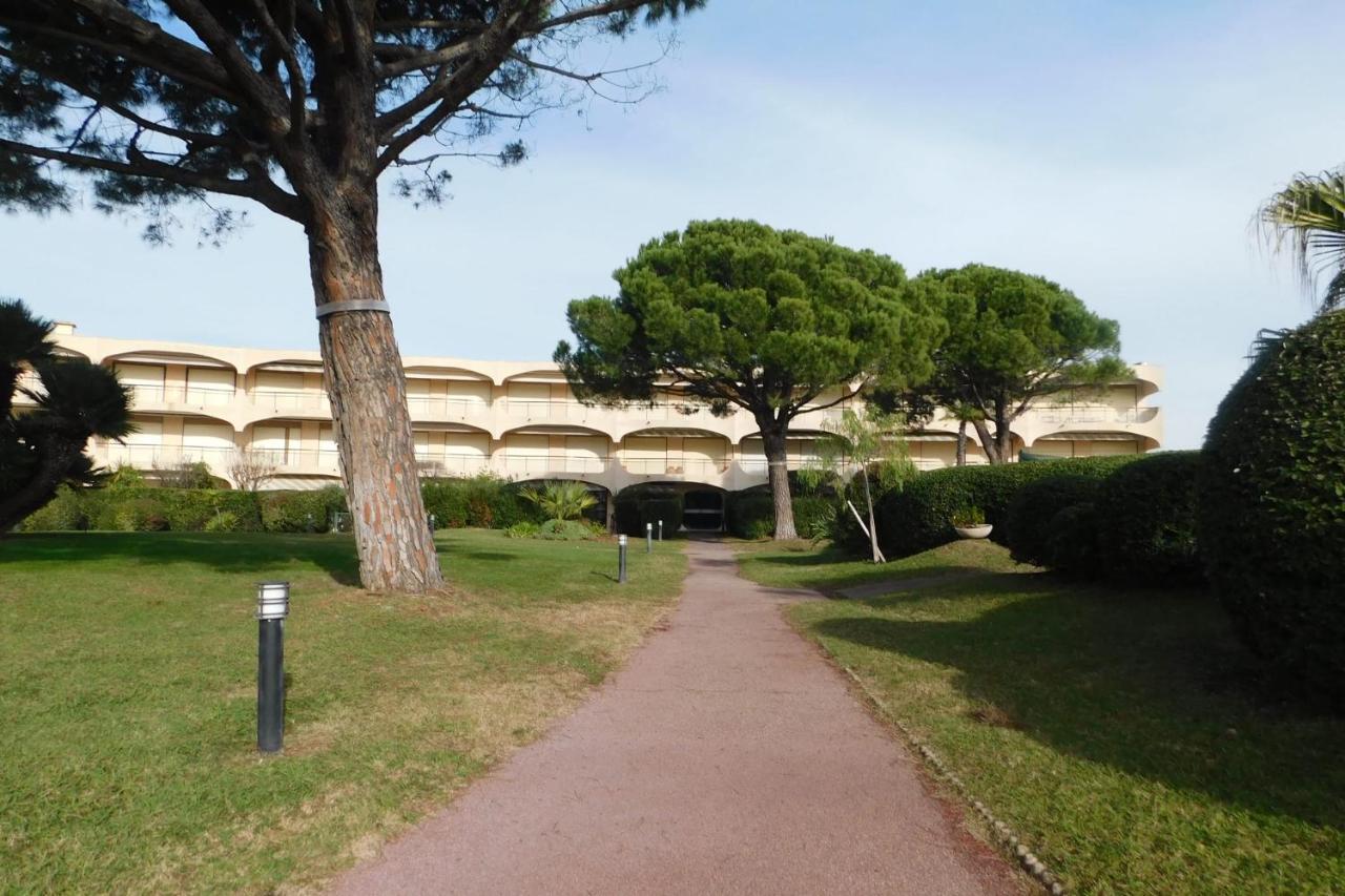 Air-Conditioned 4-Room "Marine Villeneuve" Flat With Pool And Parking Exterior foto